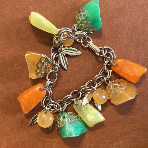 Lucite orange, green, yellow vintage Dangling Bracelet - Picture 3 of 3